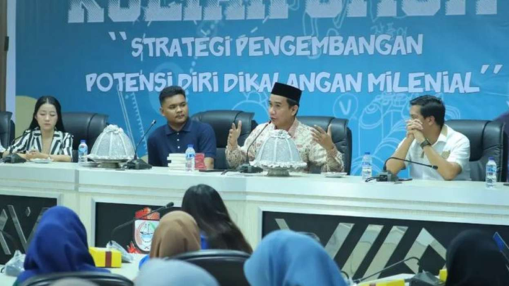 Ketua DPRD Makassar, Rudianto Lallo Motivasi Mahasiswa Kembangkan Potensi Diri dprd makassar