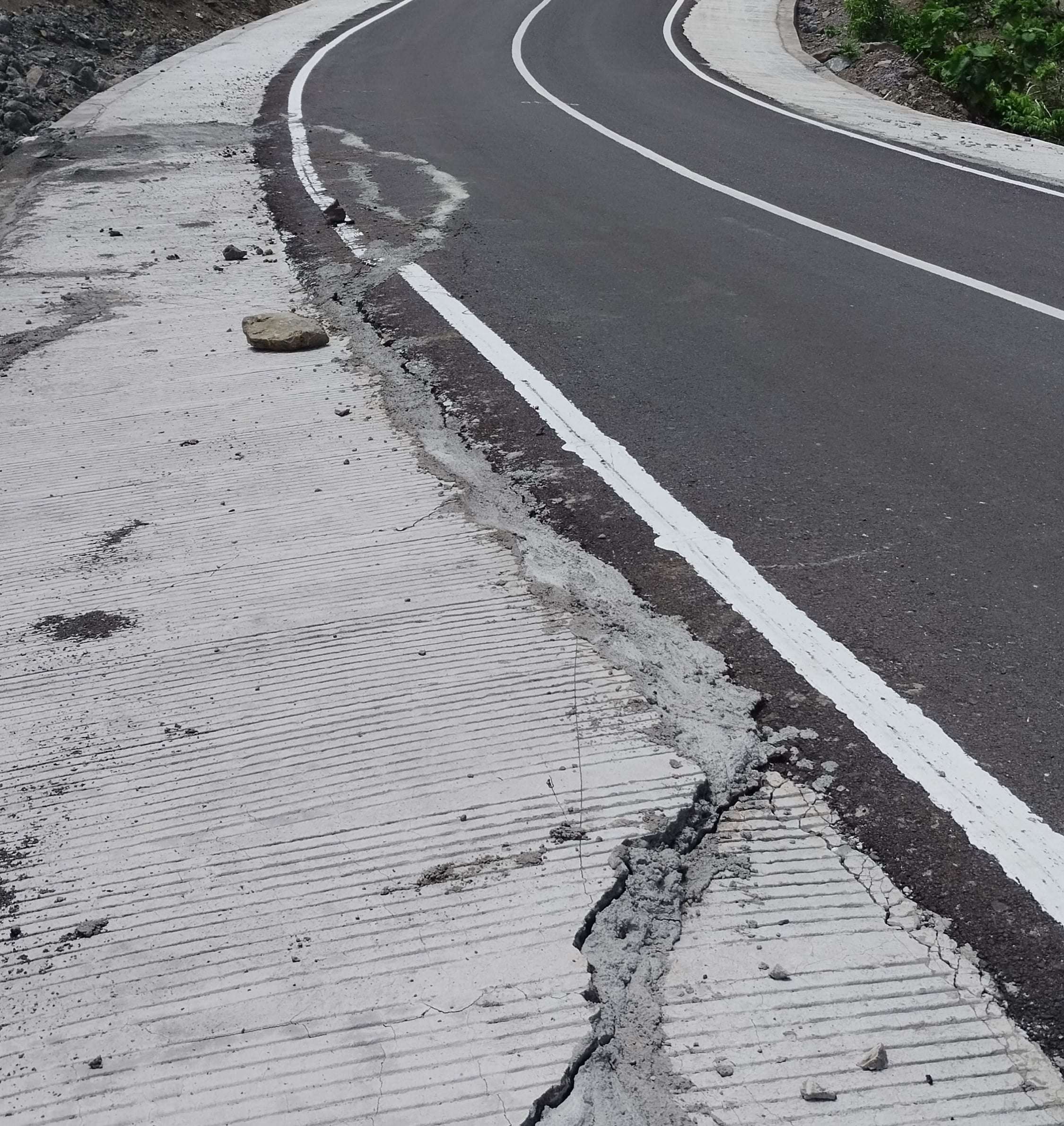 Proyek Jalan Takkalasi-Bainange, Lawo mulai Rusak dan Retak, Warga Minta Tanggung Jawab