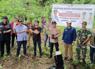 Pj Gubernur Sulsel Tanam Pohon Sukun Bakal Ditanam di Rammang-Rammang di Kawasan Geopark Rammang-Rammang