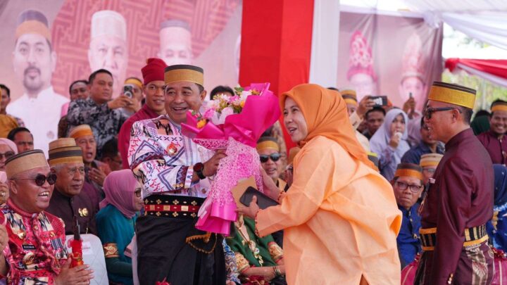 756 Penari Sambut Pj Gubernur Sulsel di HUT Luwu ke-756 dan HPLR Ke-78 Pemprov Sulsel
