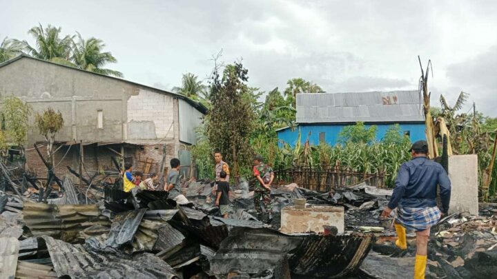 Si Jago Merah Kembali Hanguskan 3 Unit Rumah di Jeneponto Si Jago Merah
