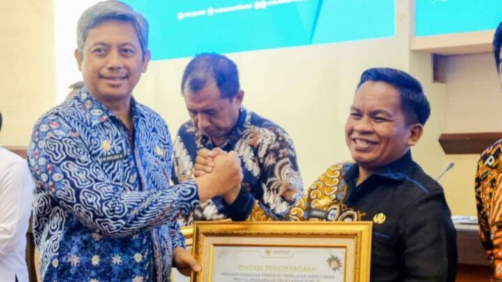Masuk Zona Hijau Kualitas Tinggi Kepatuhan Pelayanan Publik, Jeneponto Raih Penghargaan dari Ombudsman Masuk Zona Hijau Kualitas