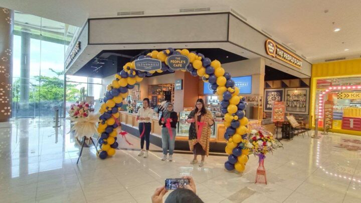 Djournal Coffee dan The People's Cafe Buka di Makassar, Rasakan Sensasi Minum Kopi Susu Pisang Djournal Coffee dan The People's Cafe