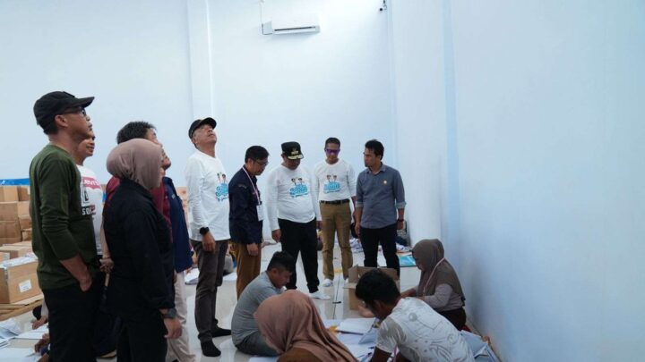 Pj Gubernur Sulsel Pantau Logistik Pemilu di KPU Kota Parepare Pemprov Sulsel