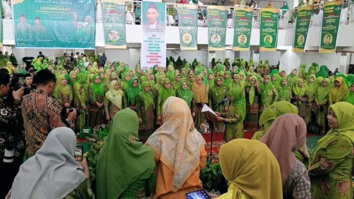 Khofifah Lantik Pengurus Pimpinan Wilayah Muslimat Nahdlatul Ulama Sulsel khofifah indar parawansa