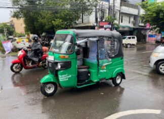 Bajaj Makassar