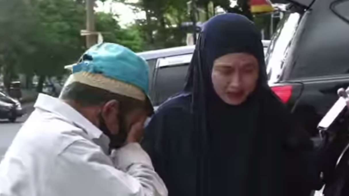 Sosok Hj Indah Christian, Pemberi Hadiah Umrah Gratis ke Jukir di Makassar hj indah christian