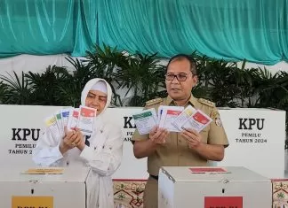 Wali Kota Makassar Berbagi Pengalaman di TPS, Waktu Sedikit Lebih Lama