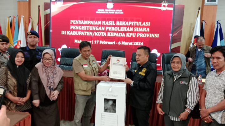 Hasil Rekapitulasi Tingkat Kabupaten, Prabowo-Gibran Menang di Sidrap prabowo-gibran