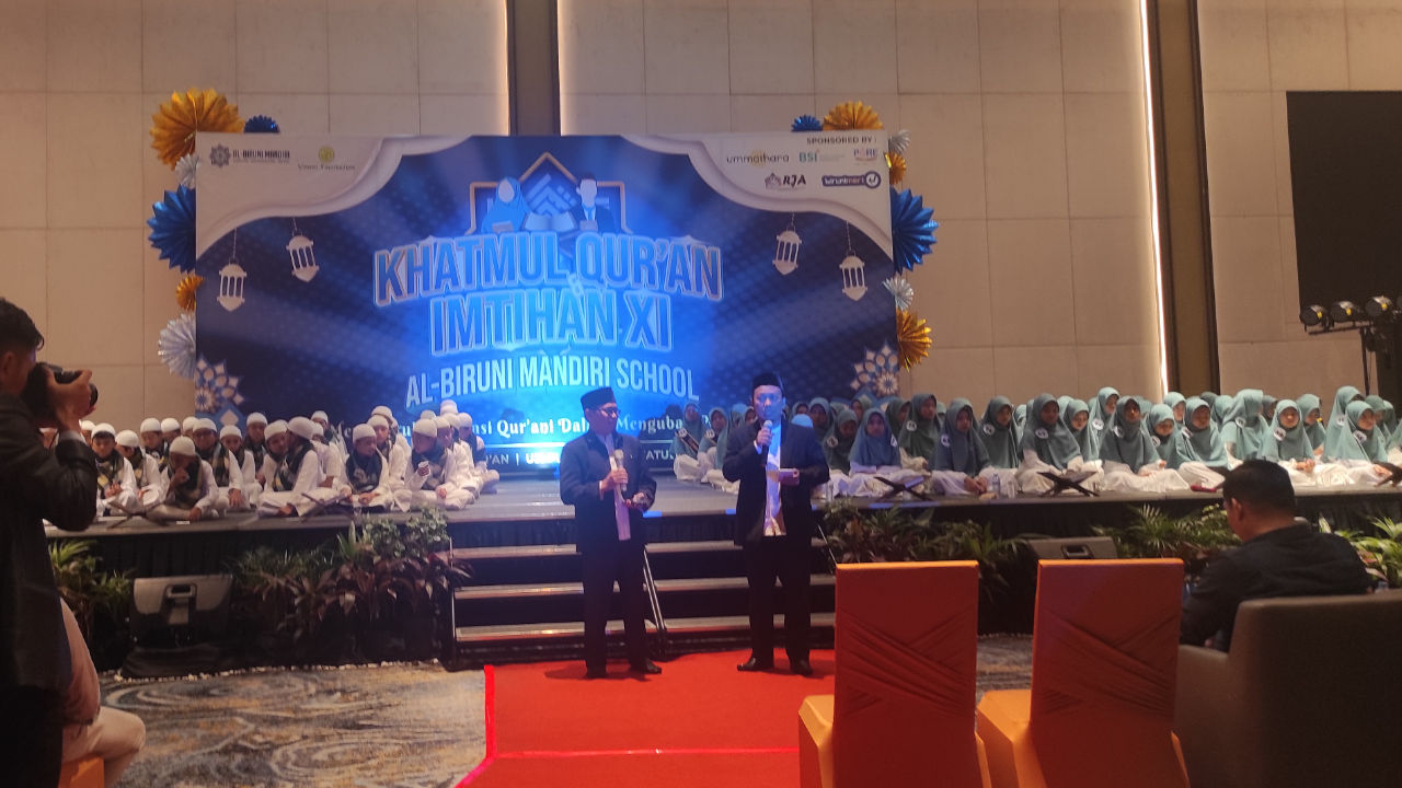 Siswa SIT Al Biruni Ujian Khatmul Quran Imtihan di Hadapan Para Orang Tuanya