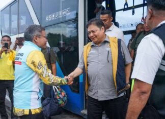 Tiba di Makassar, Taufan Pawe Dampingi Airlangga Hartarto Temui Gubernur dan Kepala Daerah se-Sulsel