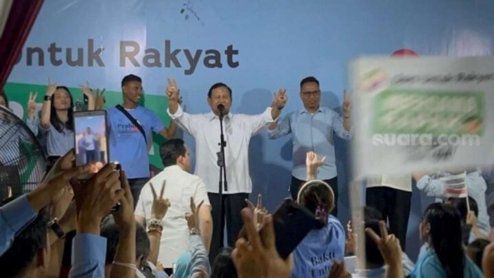 Keliru, Calon Presiden Prabowo Subianto Mendadak Jatuh Sakit Usai Kampanye di Sumedang cek fakta