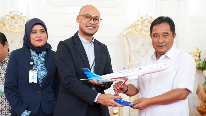 Pj Gubernur Sulsel Minta Garuda Tambah Rute Penerbangan Pemprov Sulsel
