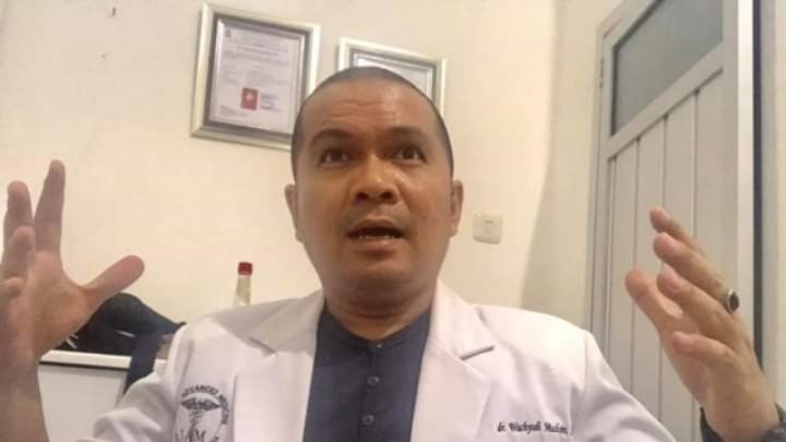 dr Wachyudi Muchsin Sked SH MKes C. Med Dokter Wachyudi