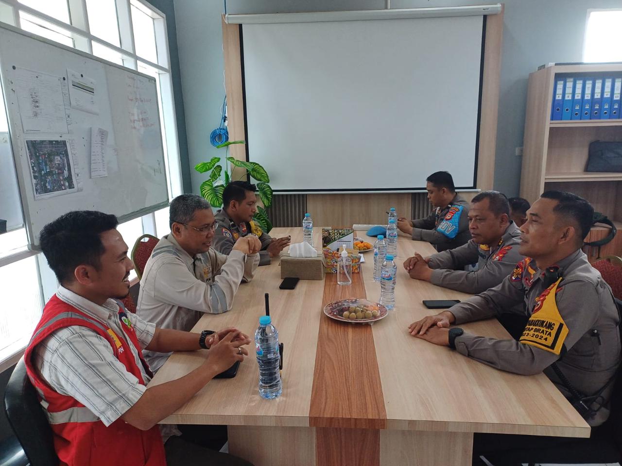 Jaga Keandalan Pembangkit di Bulan Ramadhan, PLN IP UBP Tello Kolaborasi bersama Kepolisian Tingkatkan Sistem Pengamanan