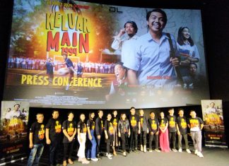 Film keluar main 1994