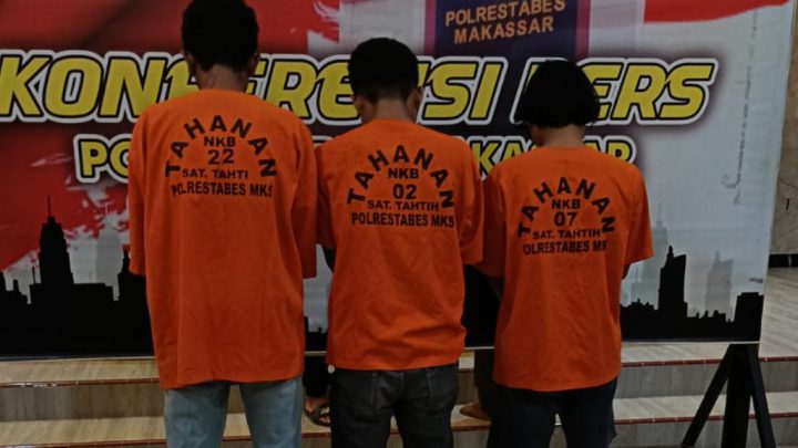 pengantar jenazah keroyok polisi