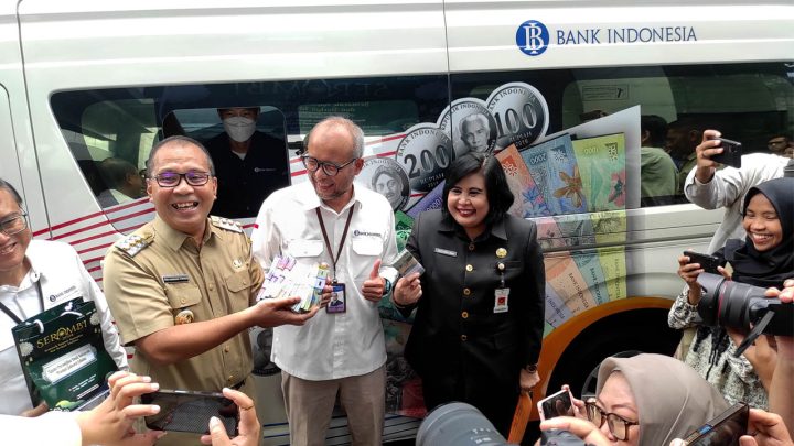 penukaran uang tunai