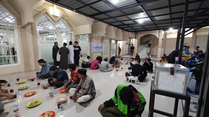 Grup Astra Makassar Gelar Ramadhan Berbagi Maksimal ke Panti Asuhan dan Masjid Grup Astra Makassar