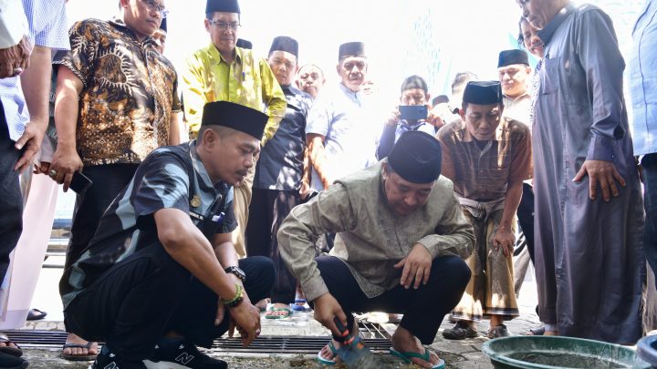 Pj Gubernur Sulsel Letakkan Batu Pertama Pembangunan Menara Masjid Nurul Ilmi Himal SMPPSMADAGA Bone Pemprov Sulsel