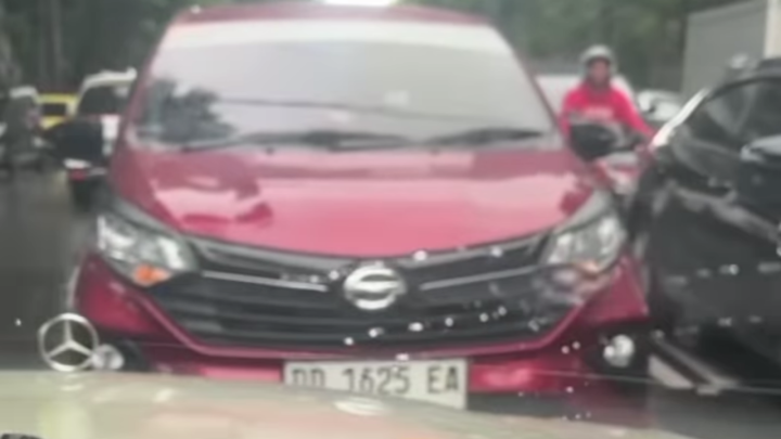 Viral, Pengendara Mobil di Makassar Lawan Arah: Ditegur Malah Marah pengendara mobil