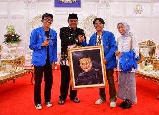 Pj Gubernur Sulsel Ajak BEM Unismuh se-Indonesia Tanam Pohon untuk Atasi Pemanasan Global