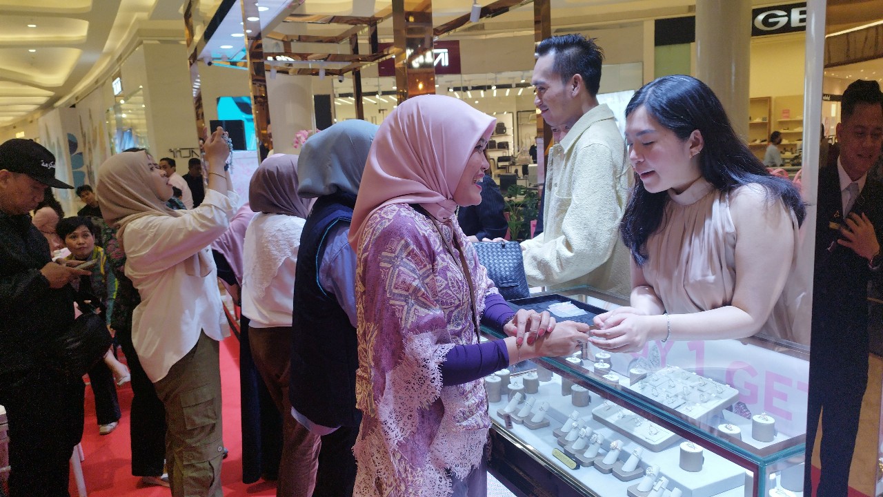 Mulai 3 Mei 2024, Garuda Indonesia Buka Rute Makassar – Manado PP, Tawarkan Tiket Promo Berhadiah Berlian