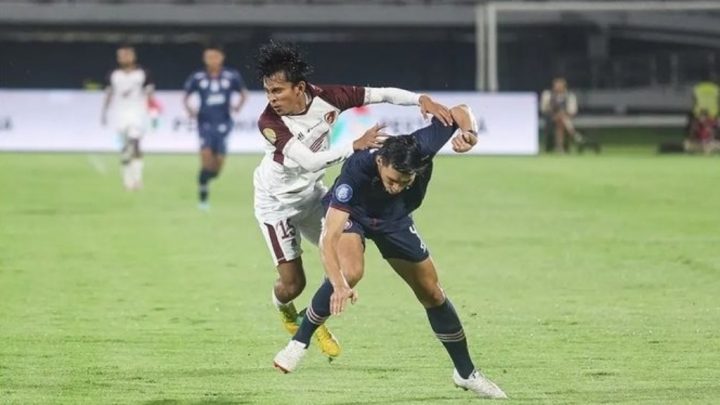 Arema FC Geser Posisi PSM Makassar dengan Kemenangan Tipis 3-2 di Liga 1 PSM Makassar