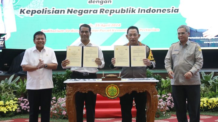 Urusan Pangan Jadi Atensi Khusus Prabowo Subianto, Wamenhan: Kerja Mentan Amran Luar Biasa amran sulaiman