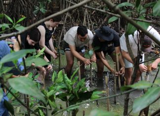 Rayakan Semangat Berbagi, Grab Salurkan Donasi Rp1,5 Miliar ke Sejumlah Komunitas