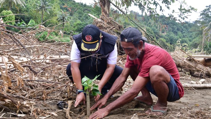 Akibat Bencana Banjir dan Longsor, Pj Gubernur Sulsel Terbitkan Surat Edaran Jaga Lingkungan Pemprov Sulsel