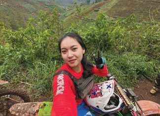 Berkenalan Cindi Murfs, Lady Bikers Honda Community Pebalap Grasstrack dan Enduro dari Usia 15 Tahun