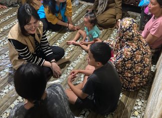 DP3AP2KB Sulsel Beri Pendampingan Trauma Healiny kepada Perempuan dan Anak Korban Banjir dan Longsor