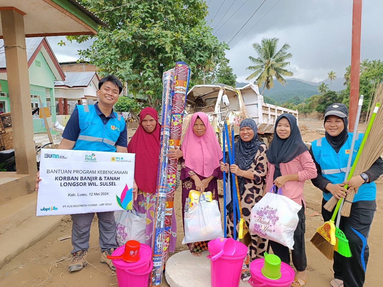 PLN Indonesia Power UBP Tello Salurkan Bantuan Ke Korban Banjir Luwu, Wujud nyata Implementasi Program Kebencanaan