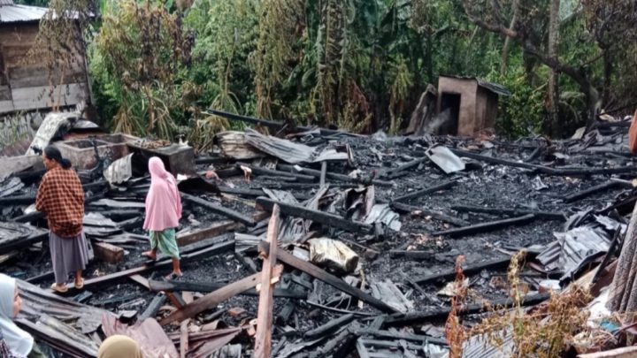 Kebakaran di Rumbia Jeneponto, Damkar Bantaeng yang Tiba di Lokasi Kebakaran di