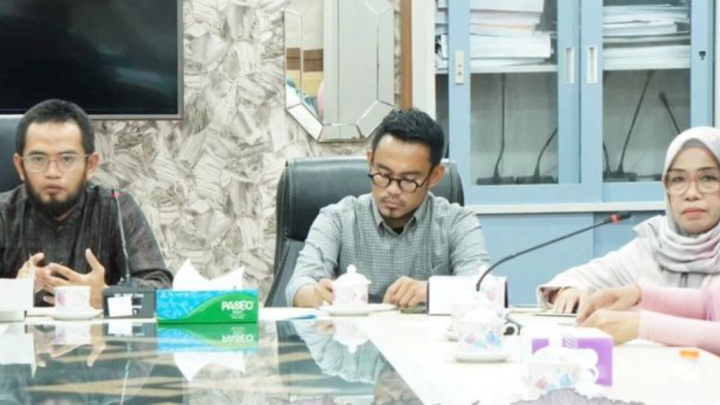 Komisi D DPRD Makassar Gelar RDP dengan Disdik, Bahas Kesiapan PPDB Tingkat SD dan SMP komisi d dprd makassar