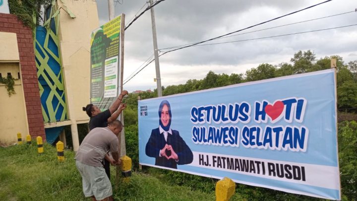 Baliho Fatmawati Rusdi dengan Tagline Setulus Hati Sulawesi Selatan Mulai Bertebaran Fatmawati rusdi