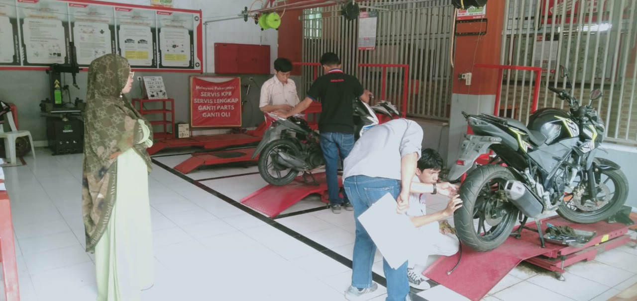 SMK Tritunggal 45 Makassar Gelar UKK Bersama Astra Motor Sulawesi Selatan