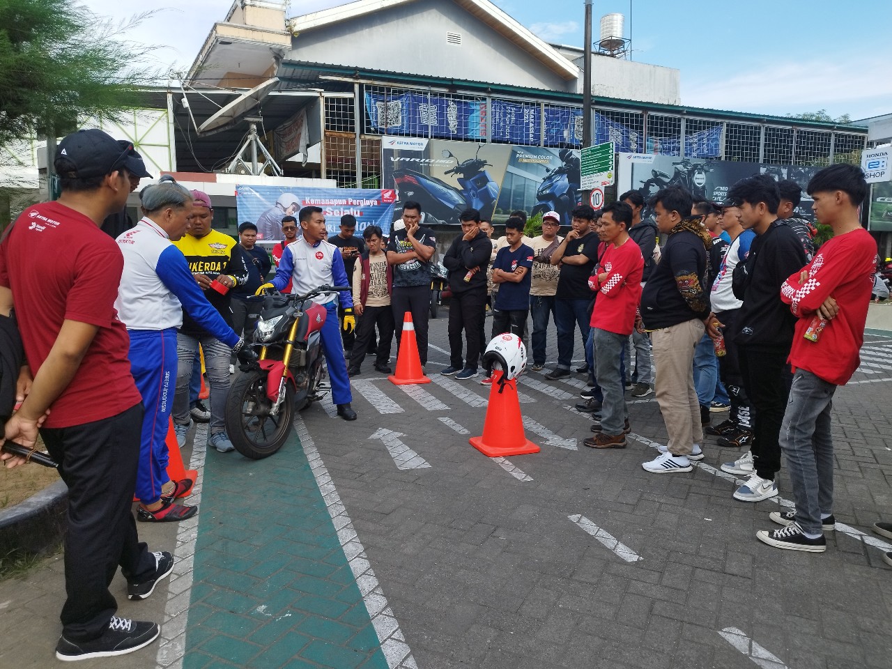 Bikers di Makassar Antusias Ikuti Kompetisi Honda Community Safety Riding 2024 di Halaman Asmo Sulsel