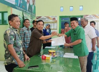 Syamsuddin Karlos Ambil Formulir Calon Bupati di DPC PPP dan Demokrat Jeneponto