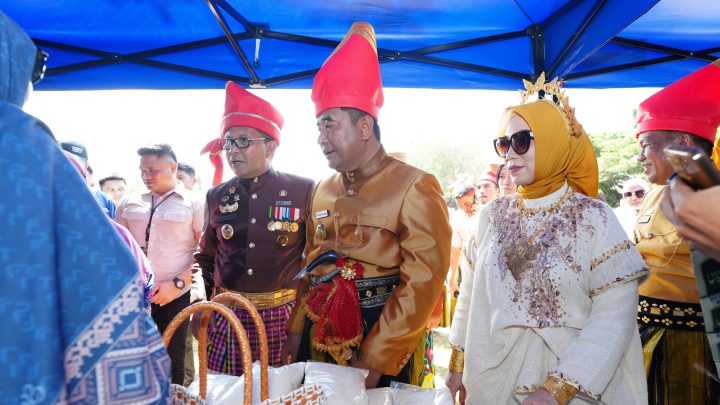 Pj Gubernur Sulsel Serahkan Sejumlah Bantuan Pada Peringatan HUT Jeneponto ke-161 Pemprov Sulsel