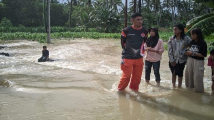 2.900 Warga di Lima Kecamatan di Kabupaten Soppeng Terdampak Banjir banjir di soppeng