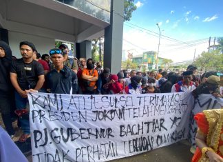 Ratusan Atlet Gelar Aksi Damai di Kantor Gubernur Sulsel, Menyambut Pergantian Pj Gubernur