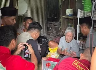 Salurkan Bantuan, Warga Bantaeng Doakan Pemda, Polres dan Huadi Group