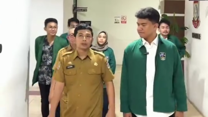 Kabag Humas dan Protokol DPRD Makassar Terima Kunjungan Mahasiswa KKLP dprd makassar
