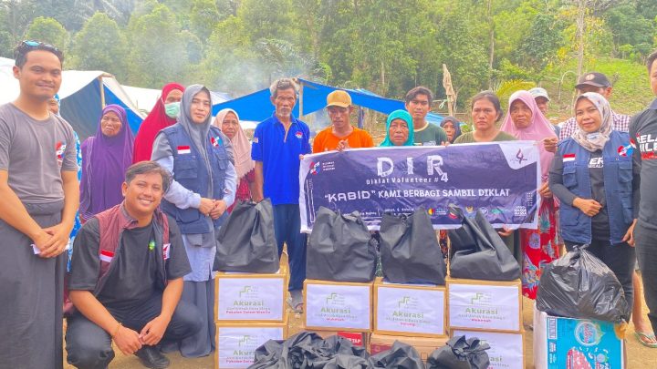 Bersama Volunteer Baru, Relawan Milenial Makassar Salurkan Bantuan ke Korban Bencana di Luwu relawan milenial makassar