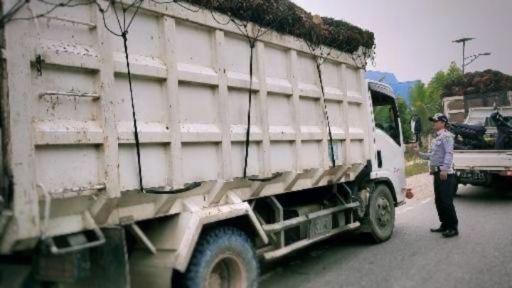 Truk Kelebihan Tonase Terancam Tilang di Makassar Dishub Makassar