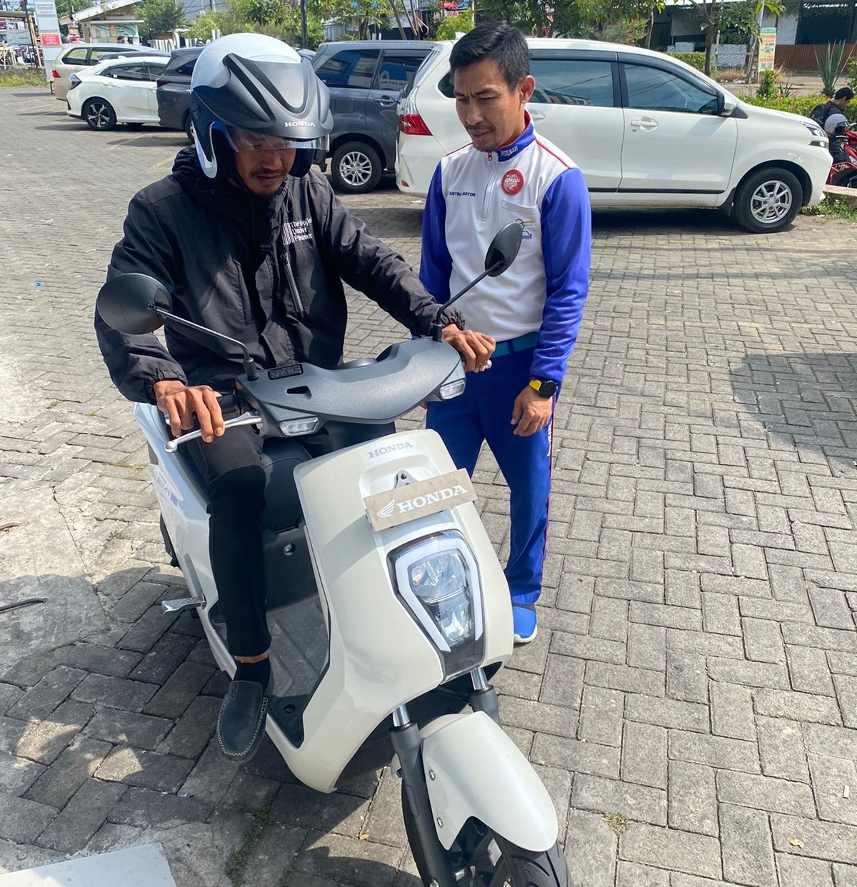 Edukasi Safety Riding Bagi Pegawai FIF Maros, Wanny Dewa Harapkan Paham Cari Aman Berkendara