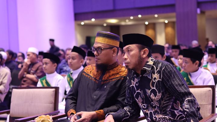 Perdana, Ratusan Santri Markaz Imam Malik Resmi Dikukuhkan dalam Wisuda Akbar Santri markas imam Malik