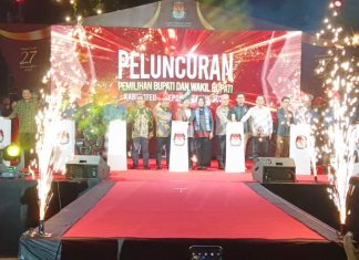 Dihibur Artis Lida